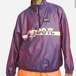 ✨Nike Windbreaker✨